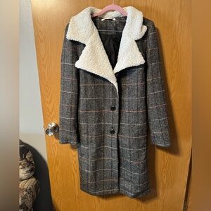 Altar’d Statw Women's Gray Plaid Coat with White Sherpa Collar
